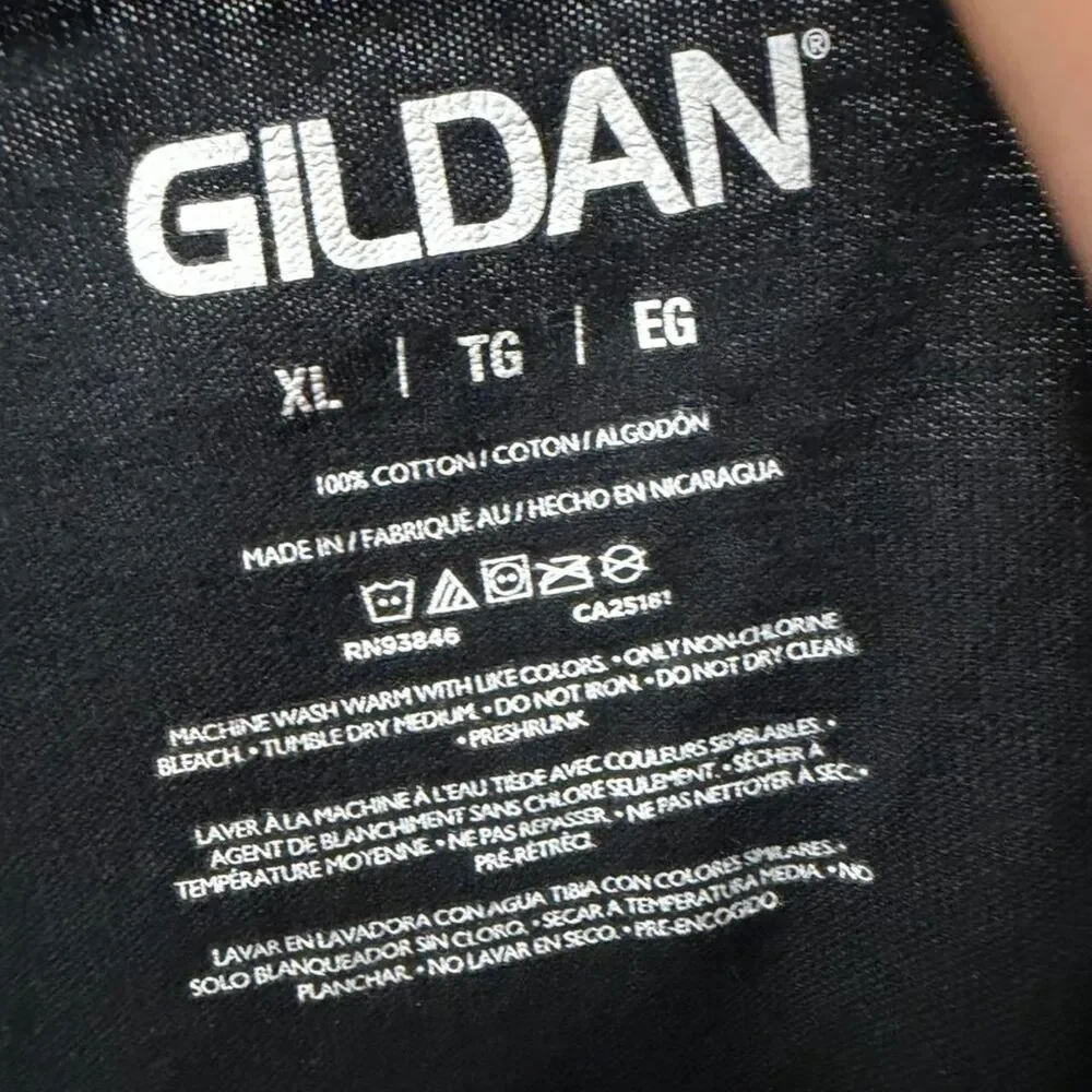 Gildan Men's Black T-shirt